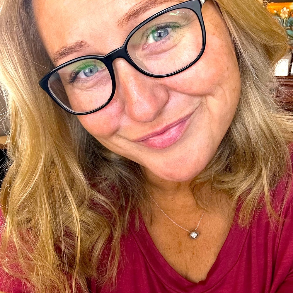Meet your Posher, Stacy